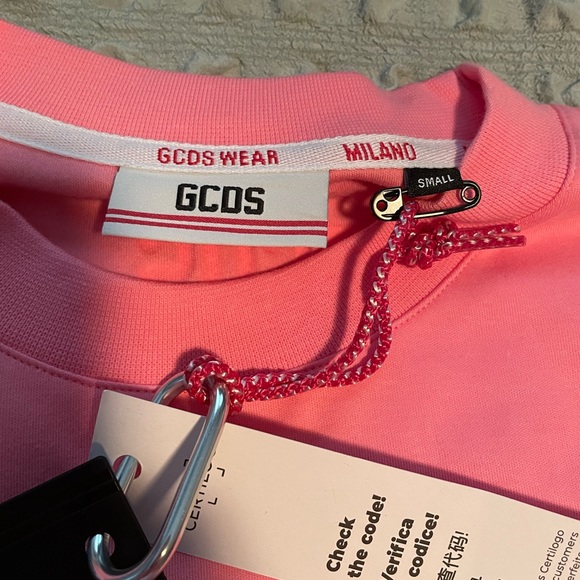 GCDS ‘Passion for Fashion’ Wm’s SM pink long-sleeved cropped t-shirt! - Picture 4 of 4